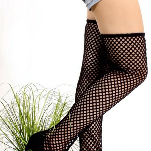 Fish net thigh highs - Picture 4 of 5